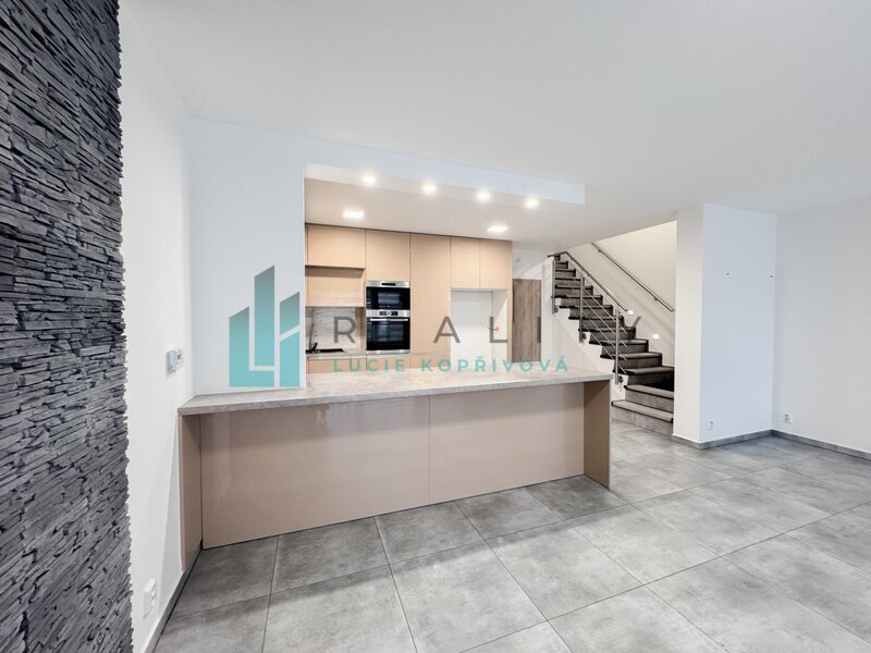 Prodej, RD 4+kk, Hodonín, moderní nízkoenergetický dům se zahradou