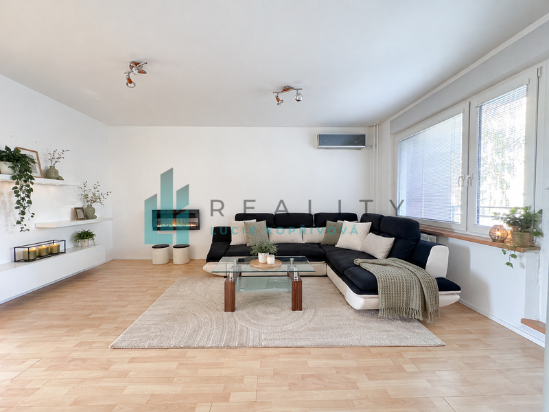 Pronájem bytu 3+kk , Hodonín, prostorný s lodžií, CP 81 m2